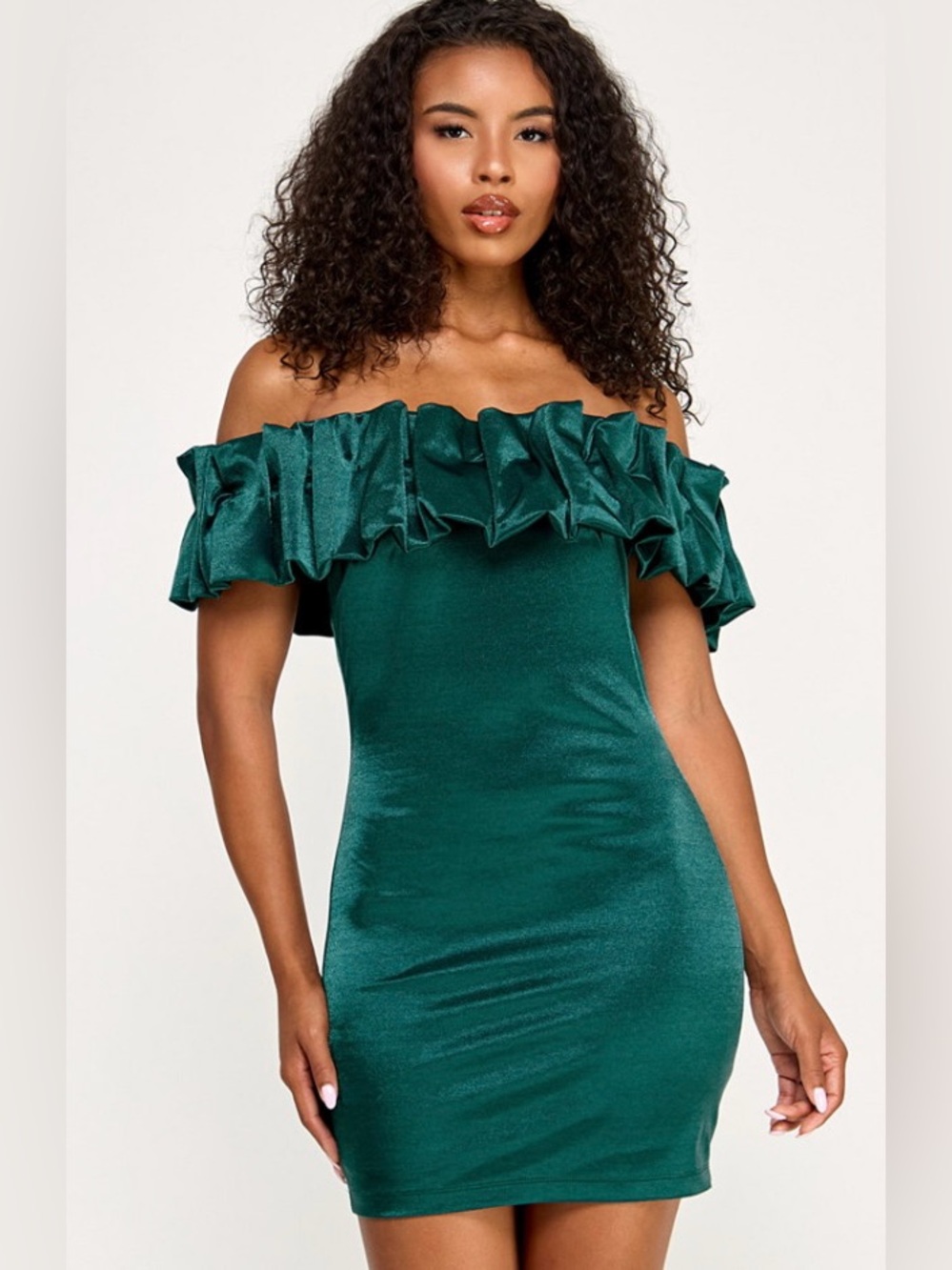 NWT City Studio Junior’s Emerald Green Off-Shoulder Ruffle Bodycon Dress